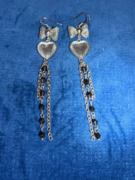 Y2K Blk and Sil Tone Metal Link Tassel Heart Bow Rhinestone Dangle Drop Earrings - Picture 3 of 3